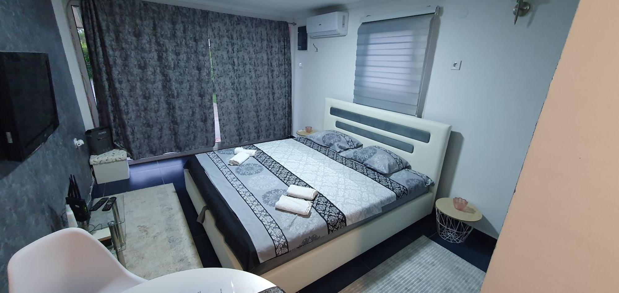 Cozzy Apartment Near The Aiport Podgorica Mitrovici  Экстерьер фото
